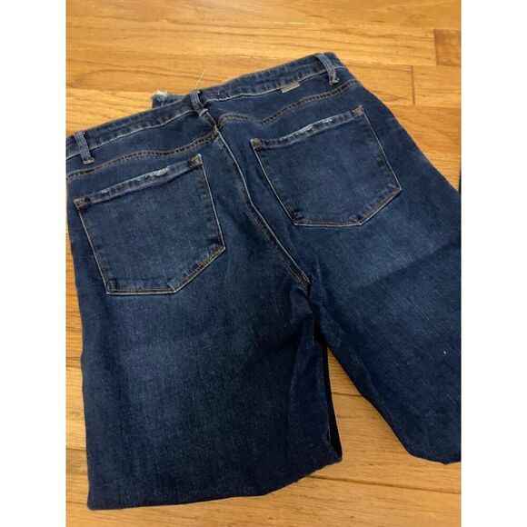 Tractr Women's Dark Wash Bootcut frayed hem high rise Jeans Size 10/30 - Picture 4 of 9